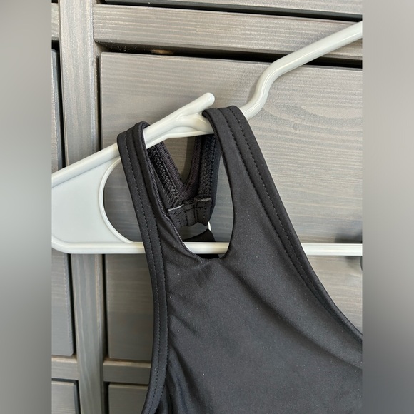NWT Lands End Black Scoop Shoulder Midkini Swimsuit Top - Picture 3 of 7